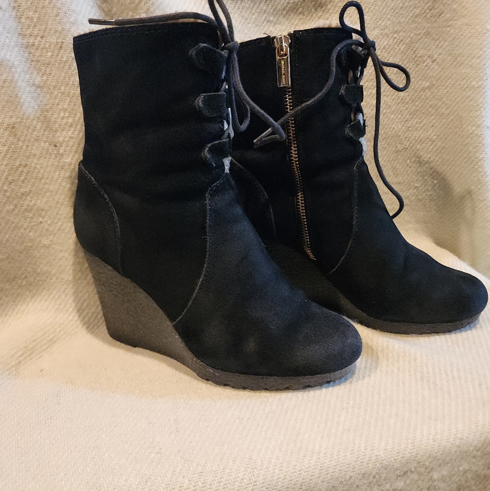 Michael Kors Rory Womens Black Suede Faux Sherpa Wedge Classic Booties Size 6.5